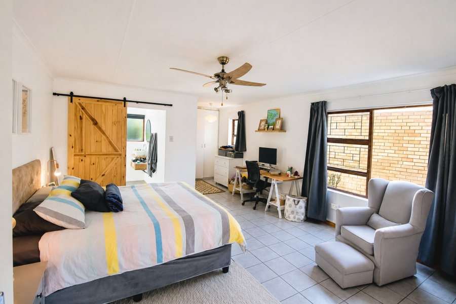 3 Bedroom Property for Sale in Wavecrest Eastern Cape